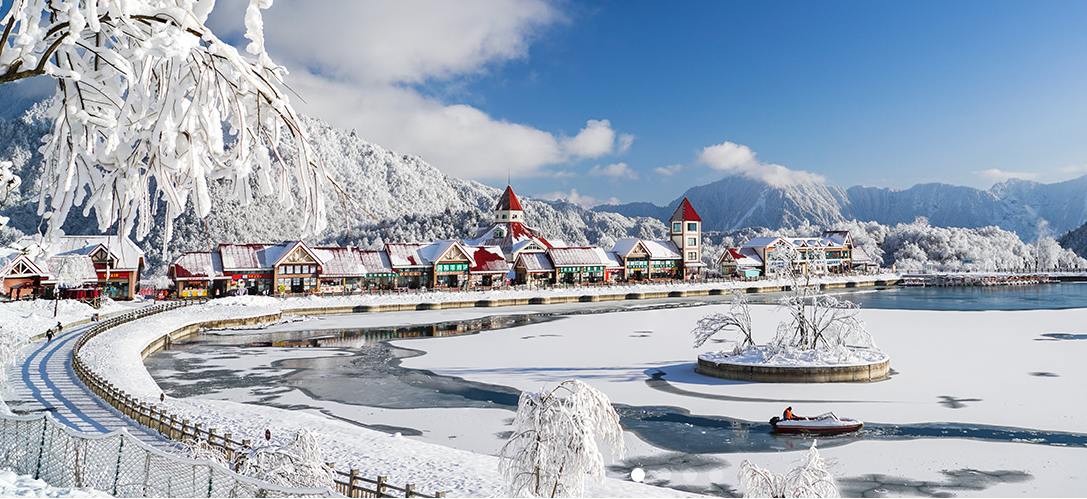 西嶺雪山全景